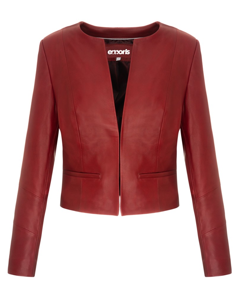 Kurtka skórzana damska w intensywnym czerwonym kolorze z prostym krojem i kieszeniami bocznymi