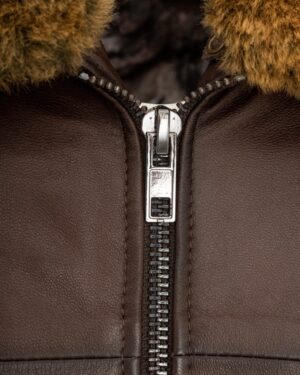 Pilotka skórzana z futrzanym kołnierzem i metalowym zamkiem błyskawicznym