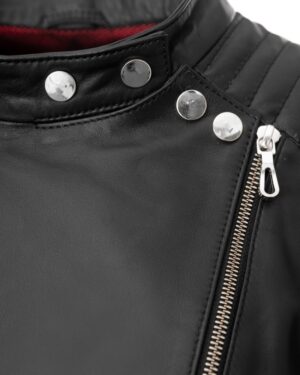Damska ramoneska skórzana z metalowymi detalami i zamkiem błyskawicznym na przodzie
