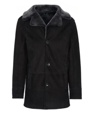 Czarny kożuch męski z miękkim kołnierzem, zapinany na guziki, idealny na zimowe dni