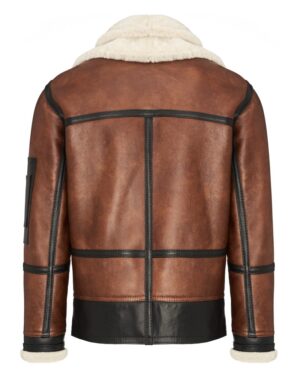 Kożuch męski w kolorze brązowym z czarnymi detalami i futrzanym kołnierzem, idealny na zimowe dni