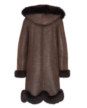 Kożuch damski w brązowym kolorze z kapturem i futrzanym wykończeniem na rękawach i dolnej krawędzi