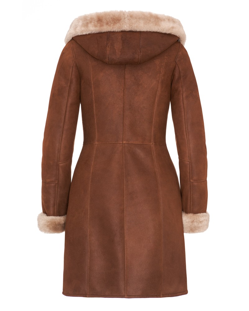 Kożuch damski w ciepłym brązowym kolorze z kapturem i futrzanym wykończeniem rękawów