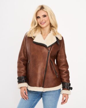 Kożuch damski w brązowym kolorze z futrzanym kołnierzem i paskami na rękawach