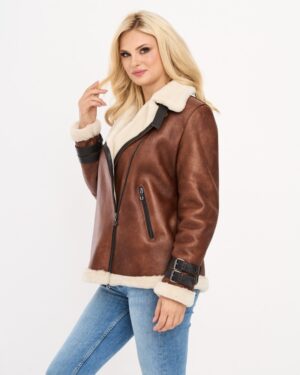 Kożuch damski w kolorze brązowym z białym futrem, z zamkiem i regulowanym paskiem na rękawach