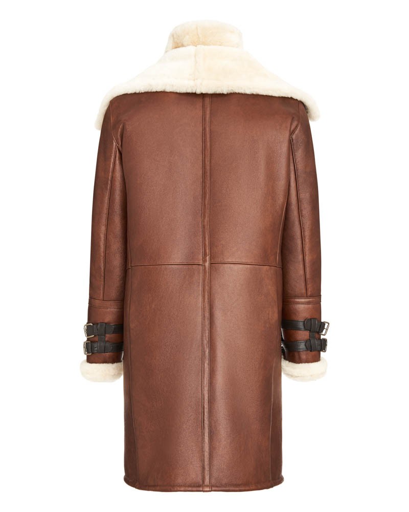 Kożuch męski w brązowym kolorze z futrzanym kołnierzem i paskami na rękawach