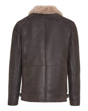 Kożuch męski w ciemnym kolorze z miękkim kołnierzem z futra i klasycznym krojem