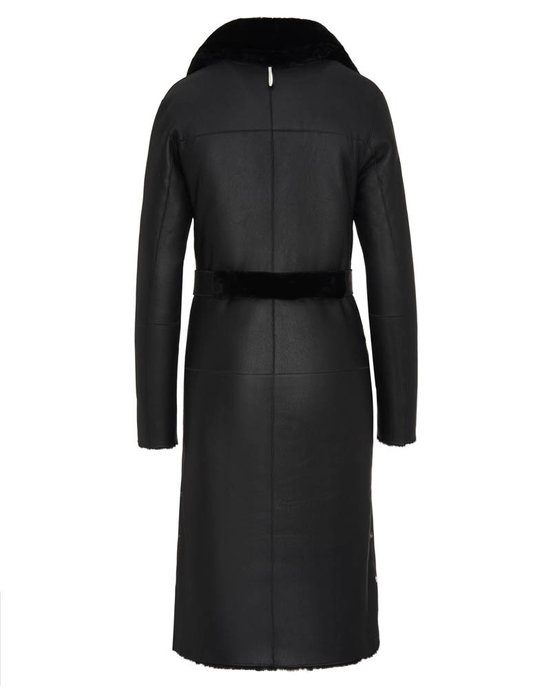 Kożuch damski z kołnierzem, długim krojem i paskiem w talii, idealny na zimowe dni