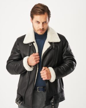 Kożuch męski z białym futrem, zapinana na zamek, z szerokim kołnierzem i regulowanym paskiem