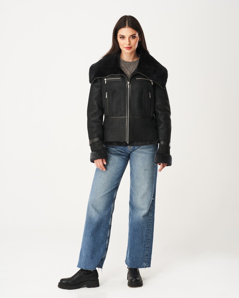 Kożuch damski z futrzanym kołnierzem i zapięciem na zamek, idealna na zimowe dni