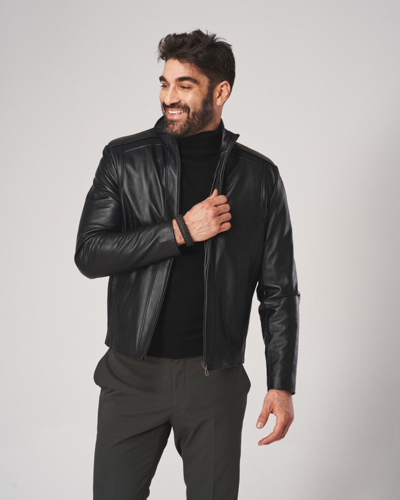 Kurtka skórzana męska w kolorze czarnym z zamkiem i sportowym krojem, idealna na zimowe dni