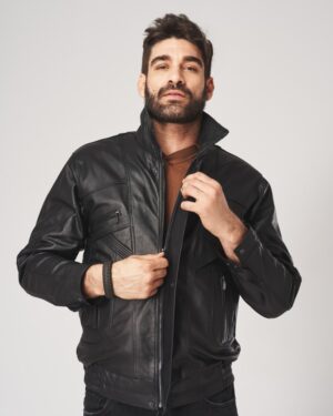 Męska kurtka skórzana w kolorze czarnym z wysokim kołnierzem i zamkiem błyskawicznym z przodu