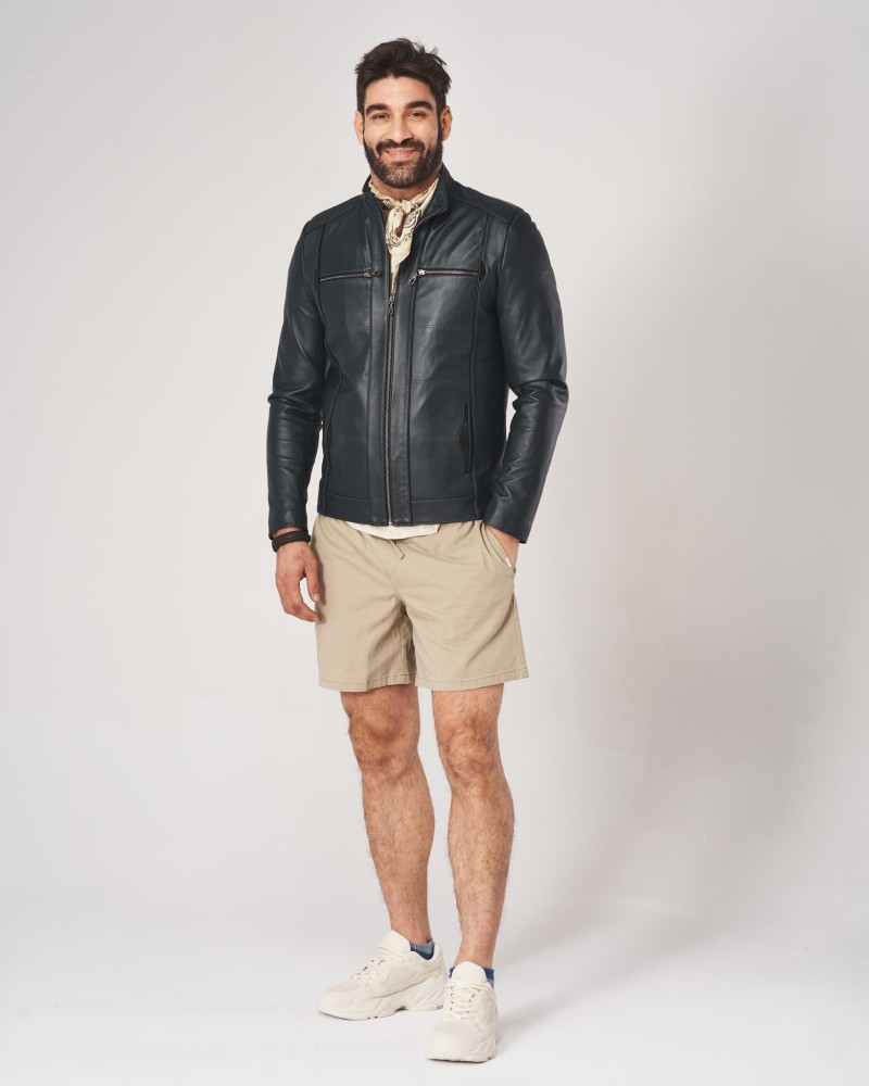 kurtka skórzana męska w ciemnym kolorze z zamkami i klasycznym krojem, idealna na chłodne dni