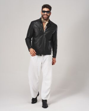 kurtka skórzana męska w czarnym kolorze z zamkiem i kieszeniami, idealna na zimowe dni