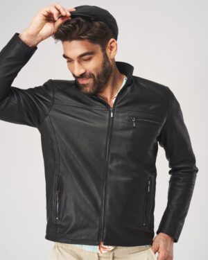 Kurtka skórzana męska w kolorze czarnym z zamkiem, kieszeniami i klasycznym kołnierzem
