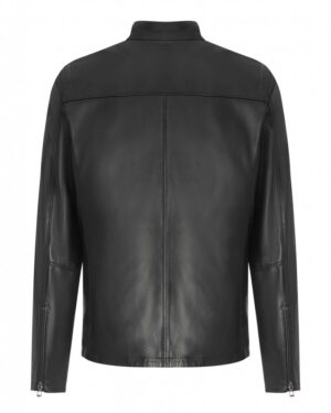 czarna kurtka skórzana męska z prostym krojem i zamkami na rękawach