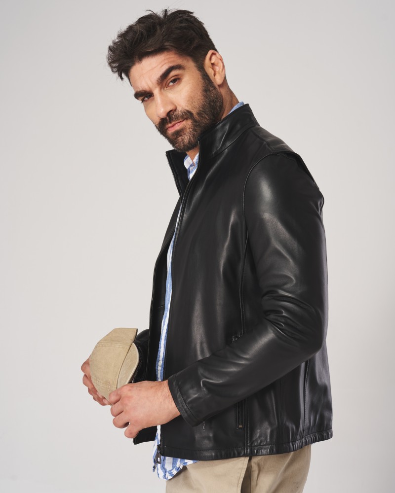 Męska kurtka skórzana w kolorze czarnym, z eleganckim kołnierzem i zamkiem, idealna na zimowe dni