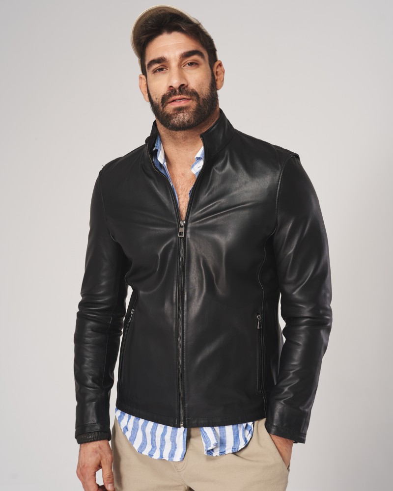 Kurtka skórzana męska w kolorze czarnym, z zamkiem, dopasowanym krojem i bocznymi kieszeniami