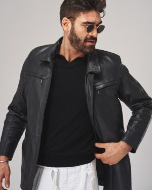 Kurtka skórzana męska w kolorze czarnym z zamkami i klasycznym krojem, idealna na zimowe dni