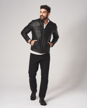 Kurtka skórzana męska w kolorze czarnym, z zamkiem, kieszeniami i eleganckim krojem, idealna na zimowe dni