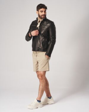 kurtka skórzana męska w kolorze czarnym z zamkiem, kieszeniami i sportowym krojem