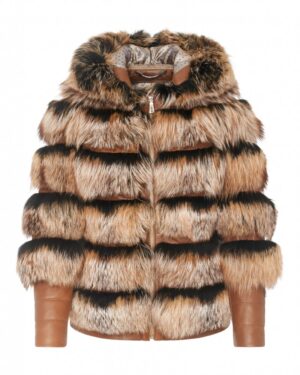 Futro naturalne w odcieniach brązu i beżu, z efektownym futrzanym kapturem i szerokimi rękawami