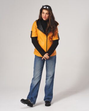 Kurtka skórzana damska w kolorze żółtym z czarnym kołnierzem i zamkiem, idealna na zimowe dni