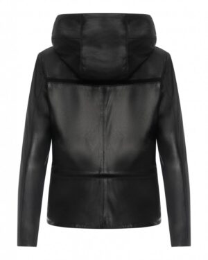 Kurtka skórzana damska w kolorze czarnym z kapturem, dopasowany krój, elegancki design i subtelne przeszycia