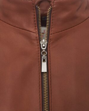 Kurtka skórzana damska w kolorze brązowym z zamkiem błyskawicznym i stójką