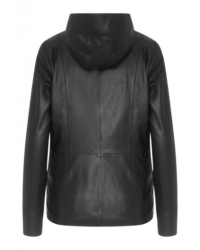 czarna kurtka skórzana damska z kapturem, dopasowany krój, idealna na zimowe dni