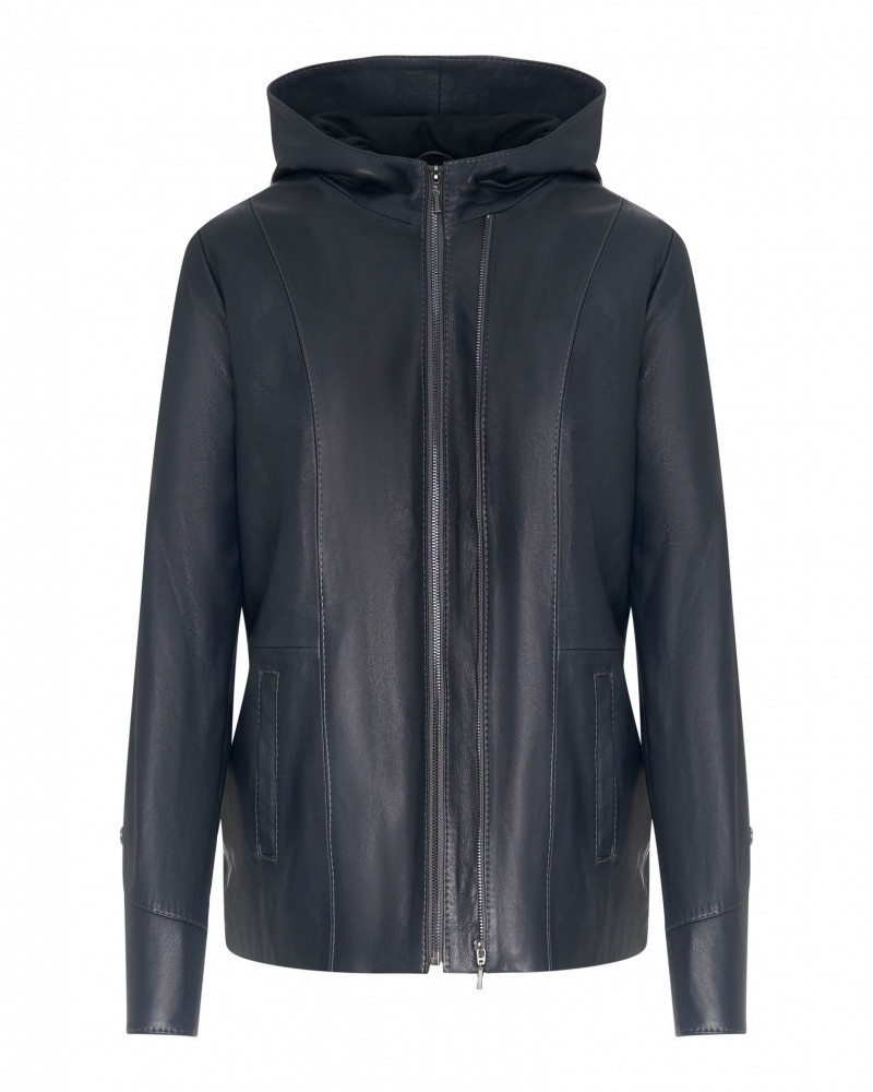 kurtka skórzana damska w kolorze granatowym z kapturem i kieszeniami po bokach