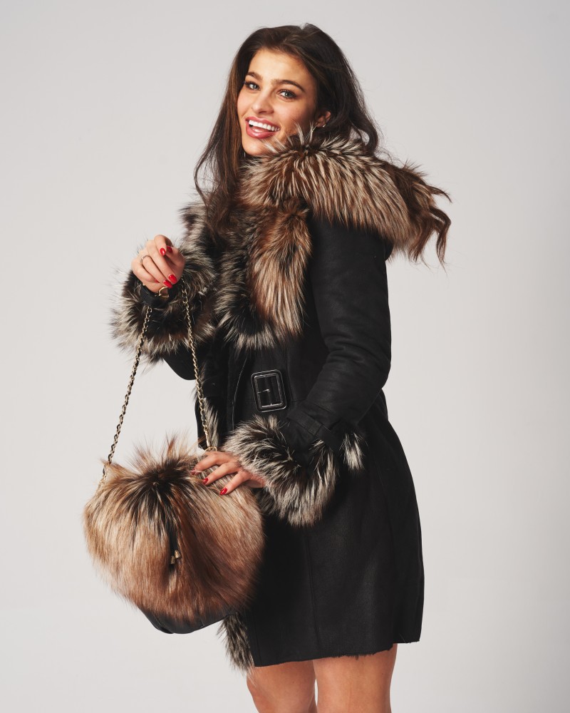 Torebka skórzana brązowa z prostokątnym kształtem i krótkimi uchwytami