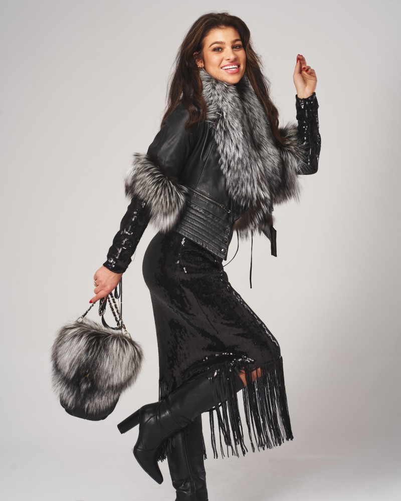 Torebka skórzana czarna z matowym wykończeniem i szerokim futerkiem