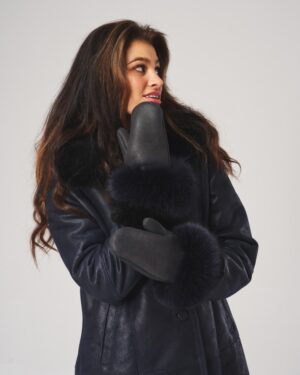 Ciepłe damskie rękawiczki skórzane w kolorze granatowym z delikatnym futerkiem i eleganckim fasonem