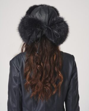 Czapka futrzana granatowa z gęstym futrem i tradycyjnym krojem