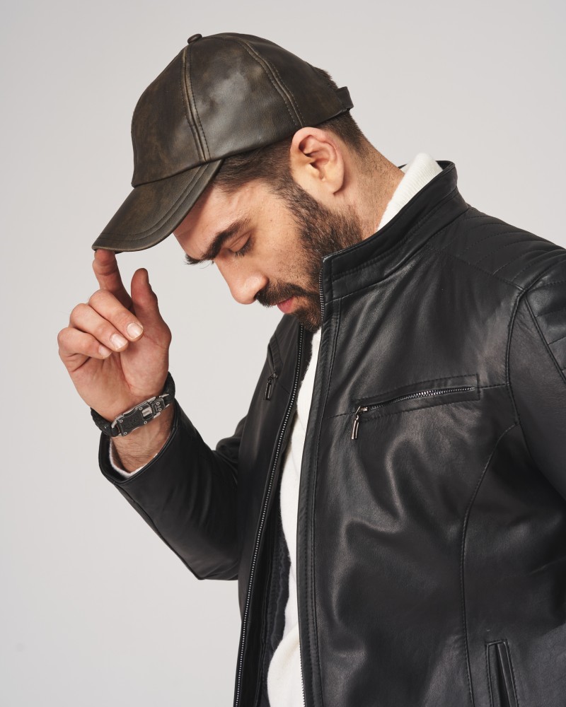 Skórzana czapka Frost z daszkiem w matowym wykończeniu z ozdobnym przeszyciem z przodu