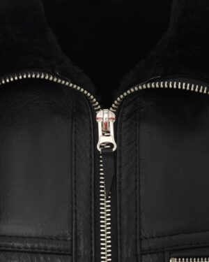 Kamizelka skórzana męska w kolorze czarnym z metalowym zamkiem i miękkim kołnierzem z futra