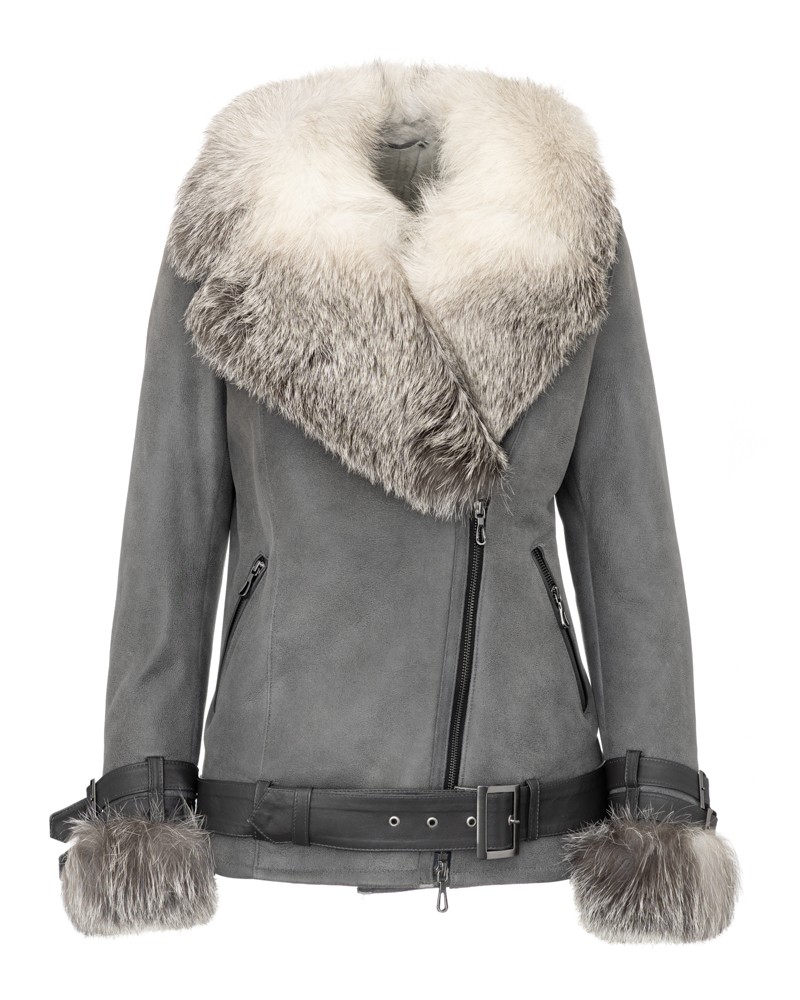 Kożuch damski w szarym kolorze z szerokim futrzanym kołnierzem i ozdobnymi mankietami