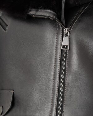 Kurtka skórzana męska w ciemnoszarym kolorze z metalowym zamkiem i kołnierzem z futra