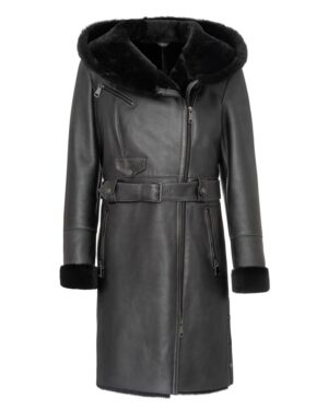 Kożuch damski z kapturem, zapięciem na zamek i paskiem w talii, z futrzanym wykończeniem rękawów