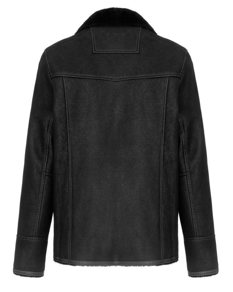 Czarny kożuch męski z kołnierzem, widok z tyłu, z delikatnymi przeszyciami i klasycznym krojem