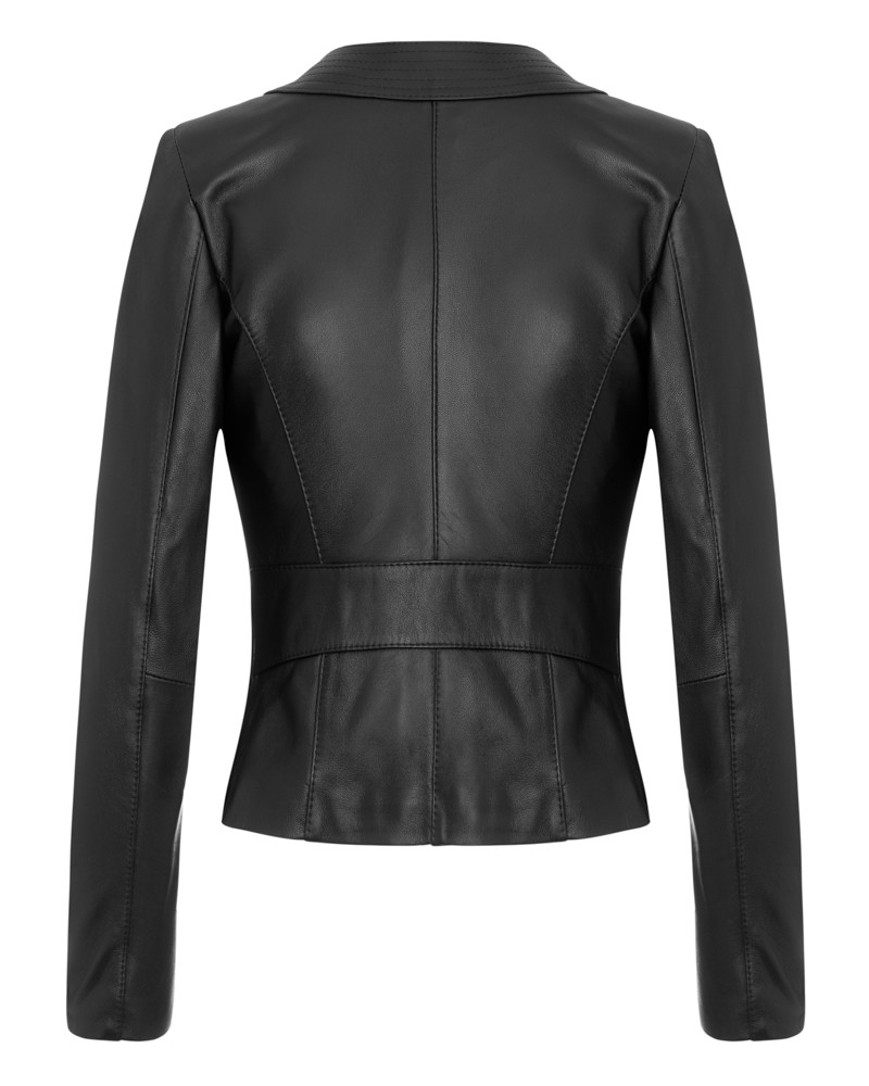 Czarna kurtka skórzana damska z dopasowanym krojem i eleganckim kołnierzem z tyłu
