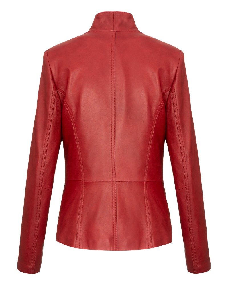 Kurtka skórzana damska w intensywnym czerwonym kolorze z dopasowanym krojem i stójką