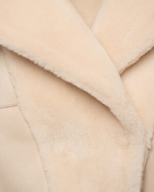 Beżowy kożuch damski z naturalnej skóry i futrem – elegancki kożuszek EMORIS