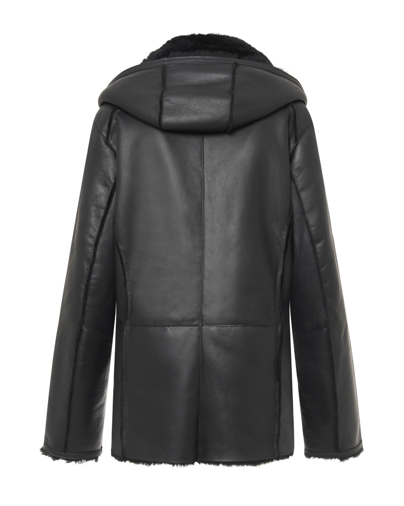 Czarny kożuch męski z naturalnej skóry z futrzanym kołnierzem i zamkiem