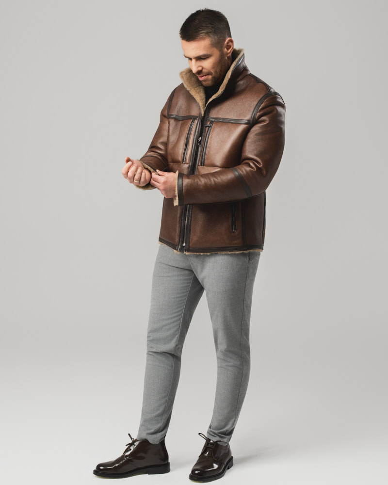 Brązowy kożuch męski dwustronny z naturalnej skóry i futrem