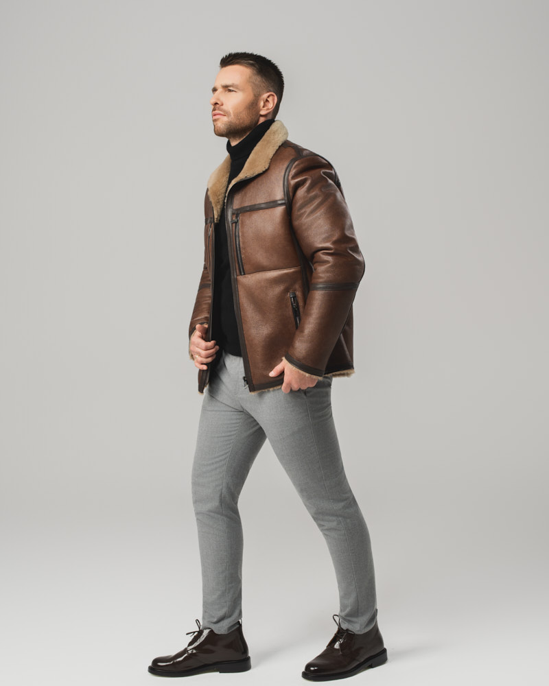 Brązowy kożuch męski dwustronny z naturalnej skóry i futrem