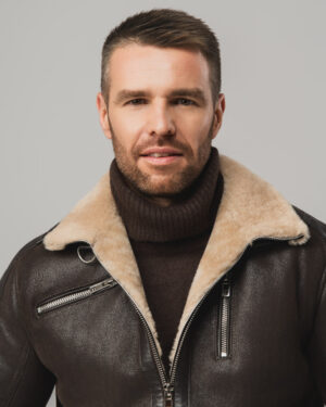 Brązowy kożuch męski z naturalnej skóry z jasnym futrem i zamkami