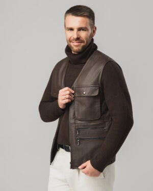 Brązowa skórzana kamizelka męska z kieszeniami i zamkiem