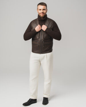 Brązowa skórzana kamizelka męska z kieszeniami i zamkiem